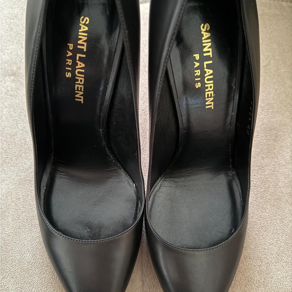 Saint Laurent Black Leather Pointed-Toe Pumps